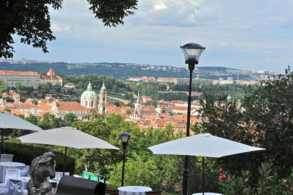 Nebozizek Hotel A Restaurant Prag Exterior foto